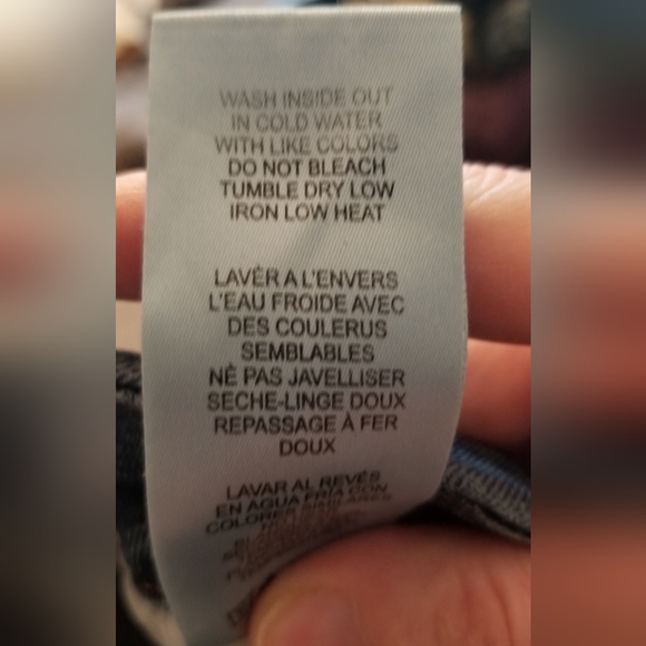 Good American Jeans - Picture 7 of 8